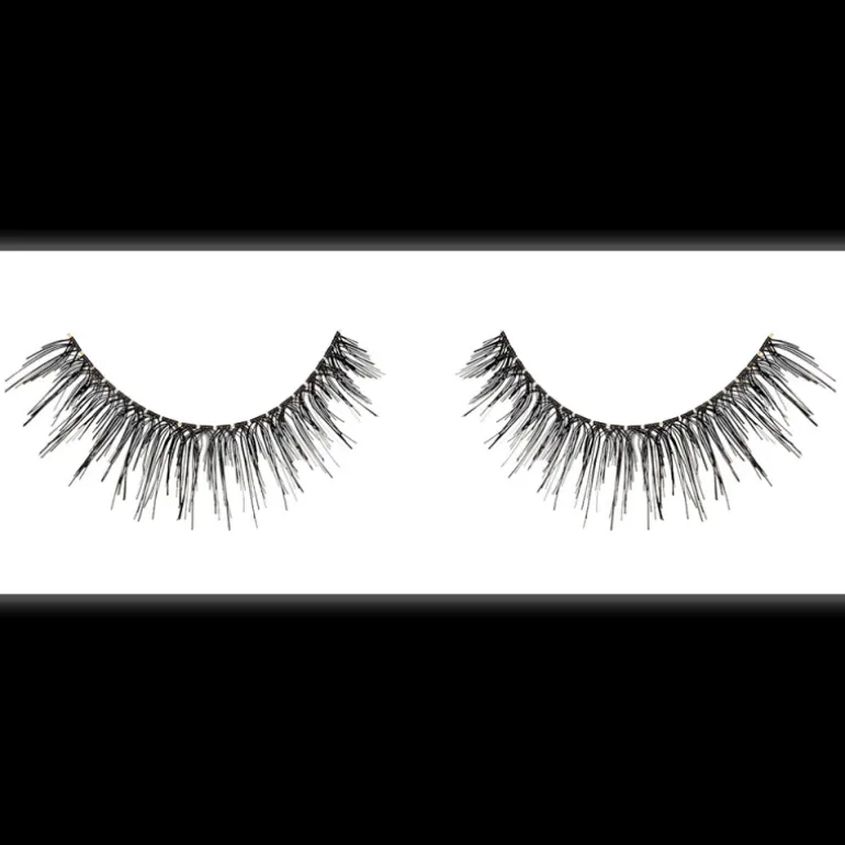TAILORED LASHES PROMINENT EYES
